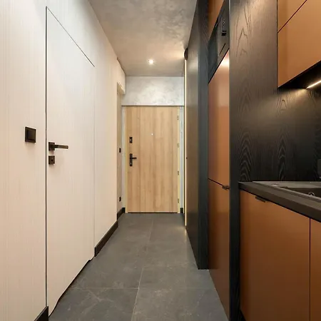 Elegant Close To River With Air Conditioning By Renters Prestige Διαμέρισμα