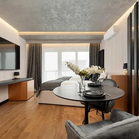 Elegant Close To River With Air Conditioning By Renters Prestige Διαμέρισμα *
