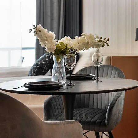 아파트 Elegant Close To River With Air Conditioning By Renters Prestige 브로츠와프