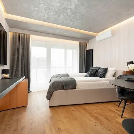 Elegant Close To River With Air Conditioning By Renters Prestige 브로츠와프